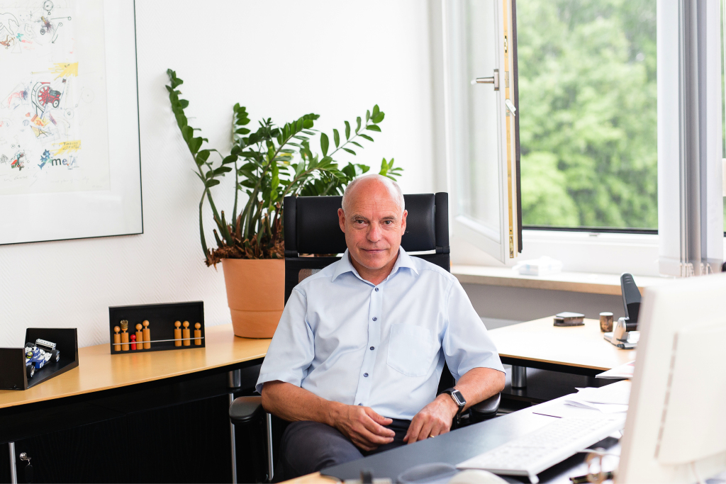 Ein Porträt von Christoph Lauterwasser, dem Geschäftsführer der AZT Automotive GmbH.