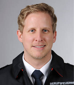 Jan Saurer ist Brandinspektor und seit 2015 in der Pressestelle Feuerwehr München.