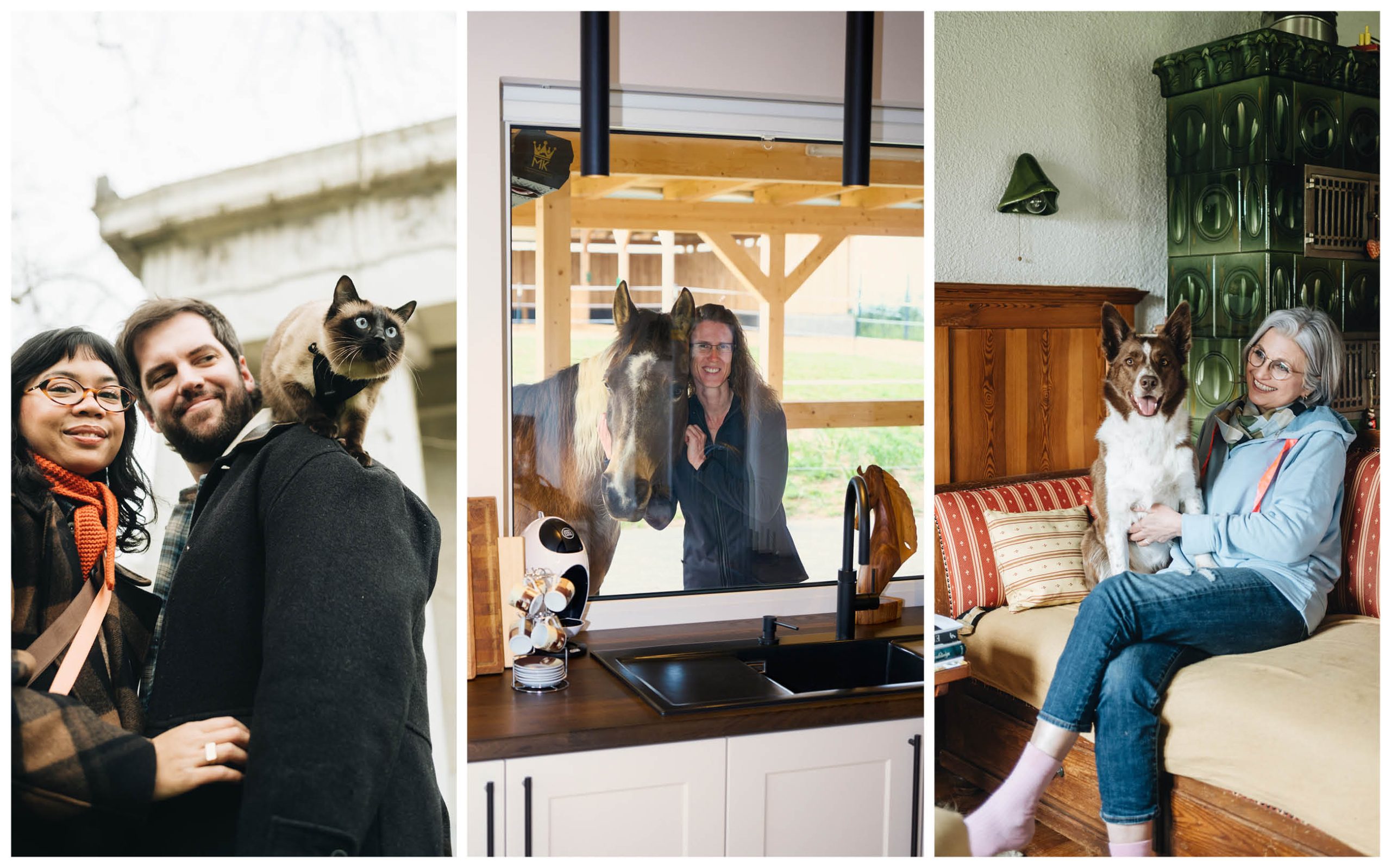 Collage aus drei emotionalen Porträts von Menschen und ihren Haustieren: Links ein lächelndes Paar im Freien, wobei eine Siamkatze auf der Schulter des Mannes thront. In der Mitte der Blick aus einer Küche auf ein Pferd und eine Frau, die von draußen neugierig durch das Fenster schauen. Rechts eine Seniorin, die glücklich mit ihrem Hund auf einer rustikalen Holzbank neben einem Kachelofen sitzt.